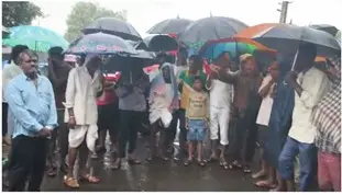 Crop Loss: Farmers Protest by Blocking State Highway