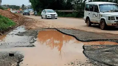 Villagers Perform Pumpkin Puja to Protest Pothole-Ridden Varthur–Balagere Road