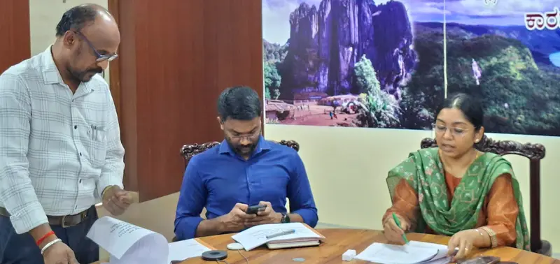 Collector orders surprise raids to stop drug abuse