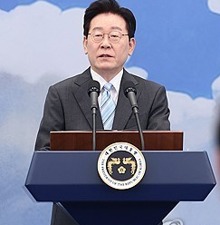President Lee embarks on trip to US, Mexico