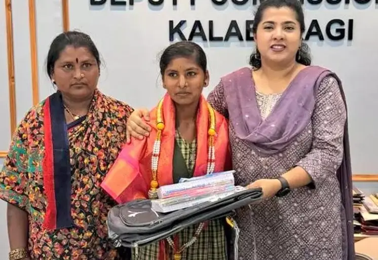 Kalaburagi Collector honours SSLC student success